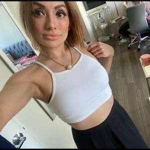 Meet your Posher, Monica